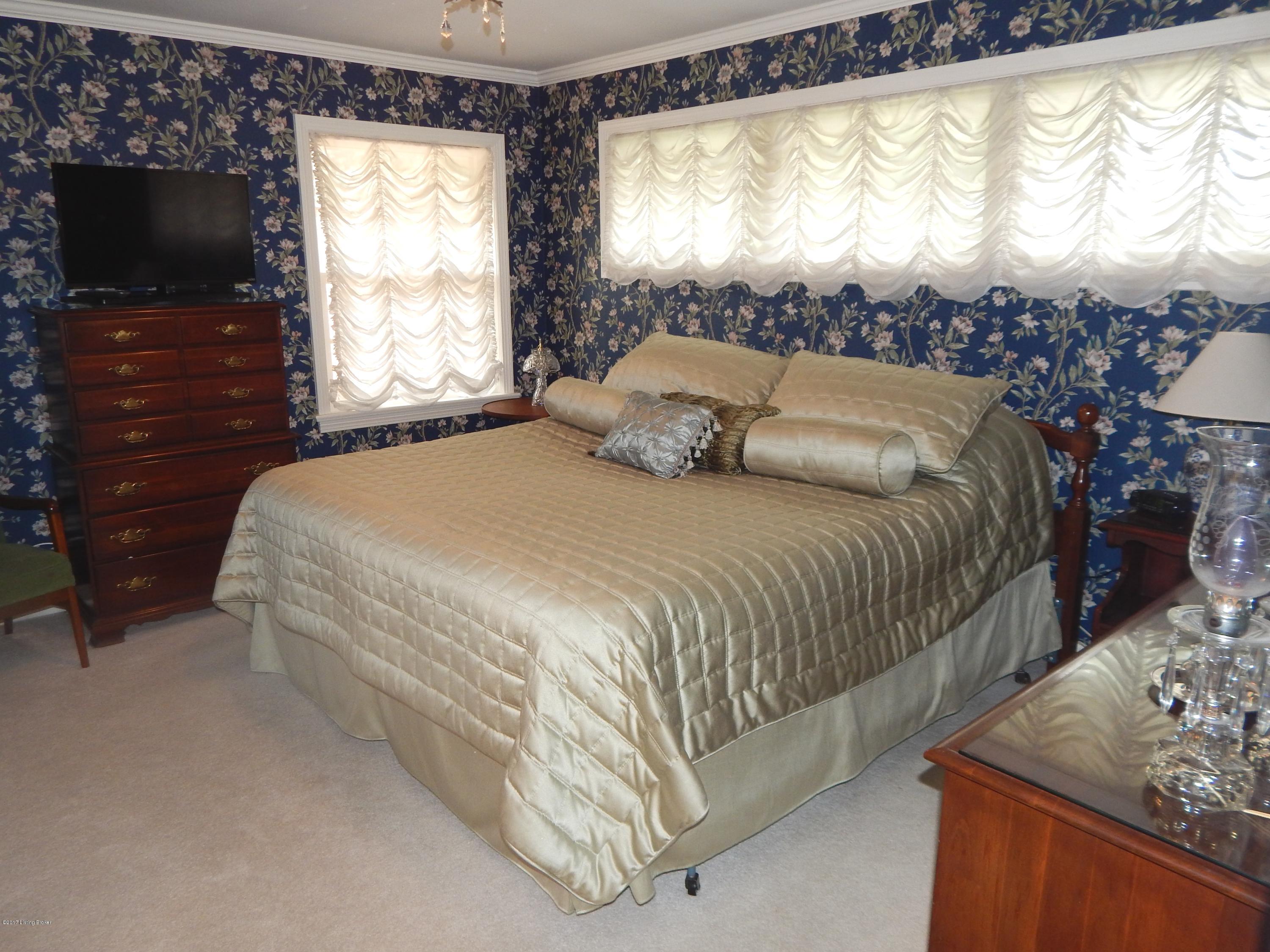 712 Antrim Road Louisville, KY 40207 - Photo 14 of 28 Master Bedroom