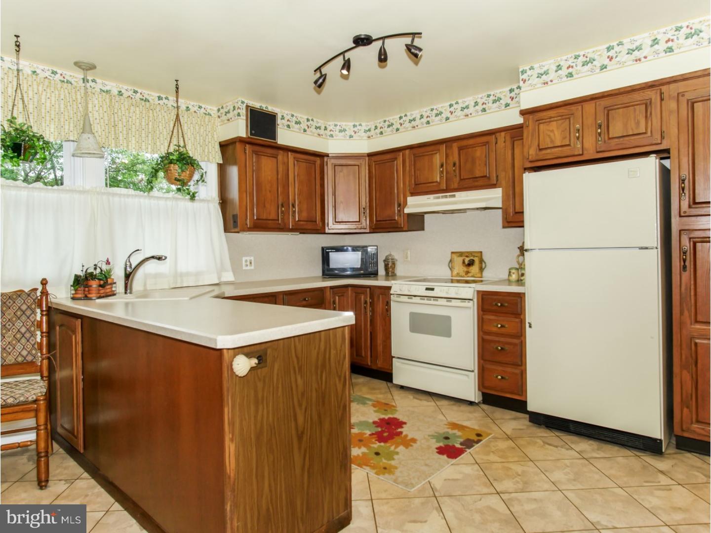 1578 Heather Road Huntingdon Valley, PA 19006 - Photo 4 of 20 Kitchen
