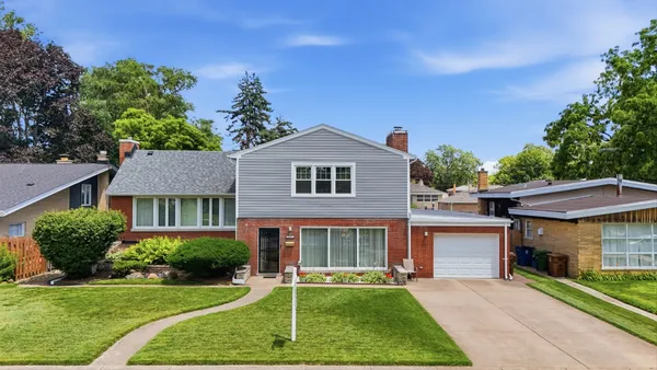 $449,900 | 9817 Tulley Avenue, Oak Lawn, IL 60453