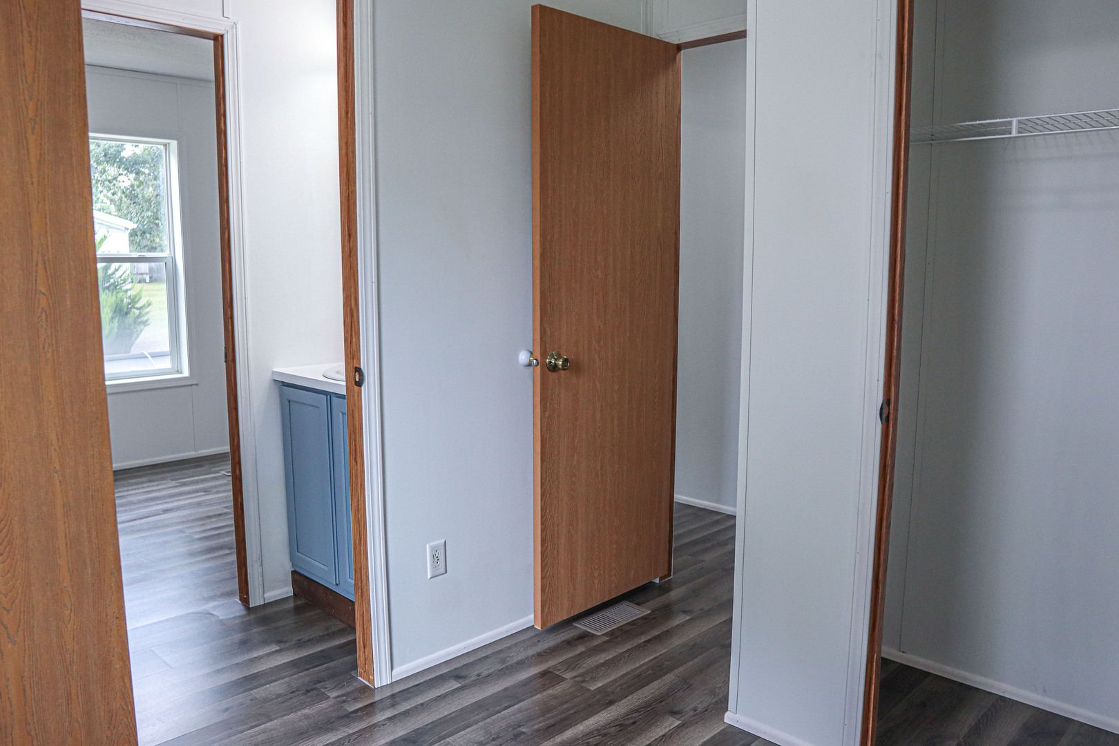 6 Countryside Estates Sandwich, IL 60548 - Photo 19 of 26 a view of hallway with wooden floor