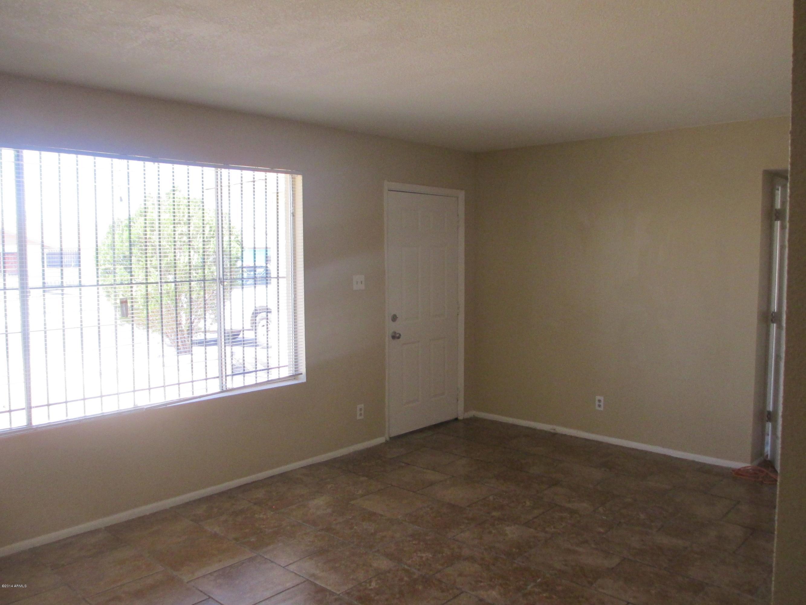 2289 West Pecan Road Phoenix, AZ 85041 - Photo 5 of 25 060514 002