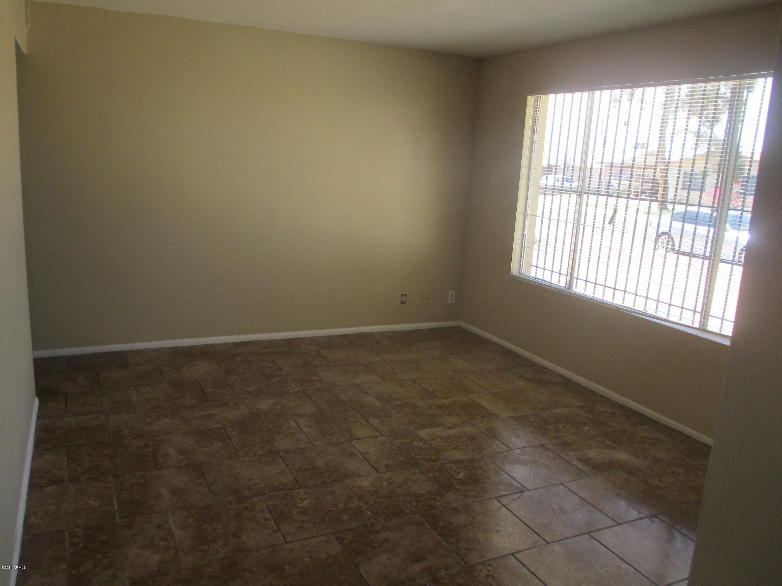 2289 West Pecan Road Phoenix, AZ 85041 - Photo 6 of 25 060514 001