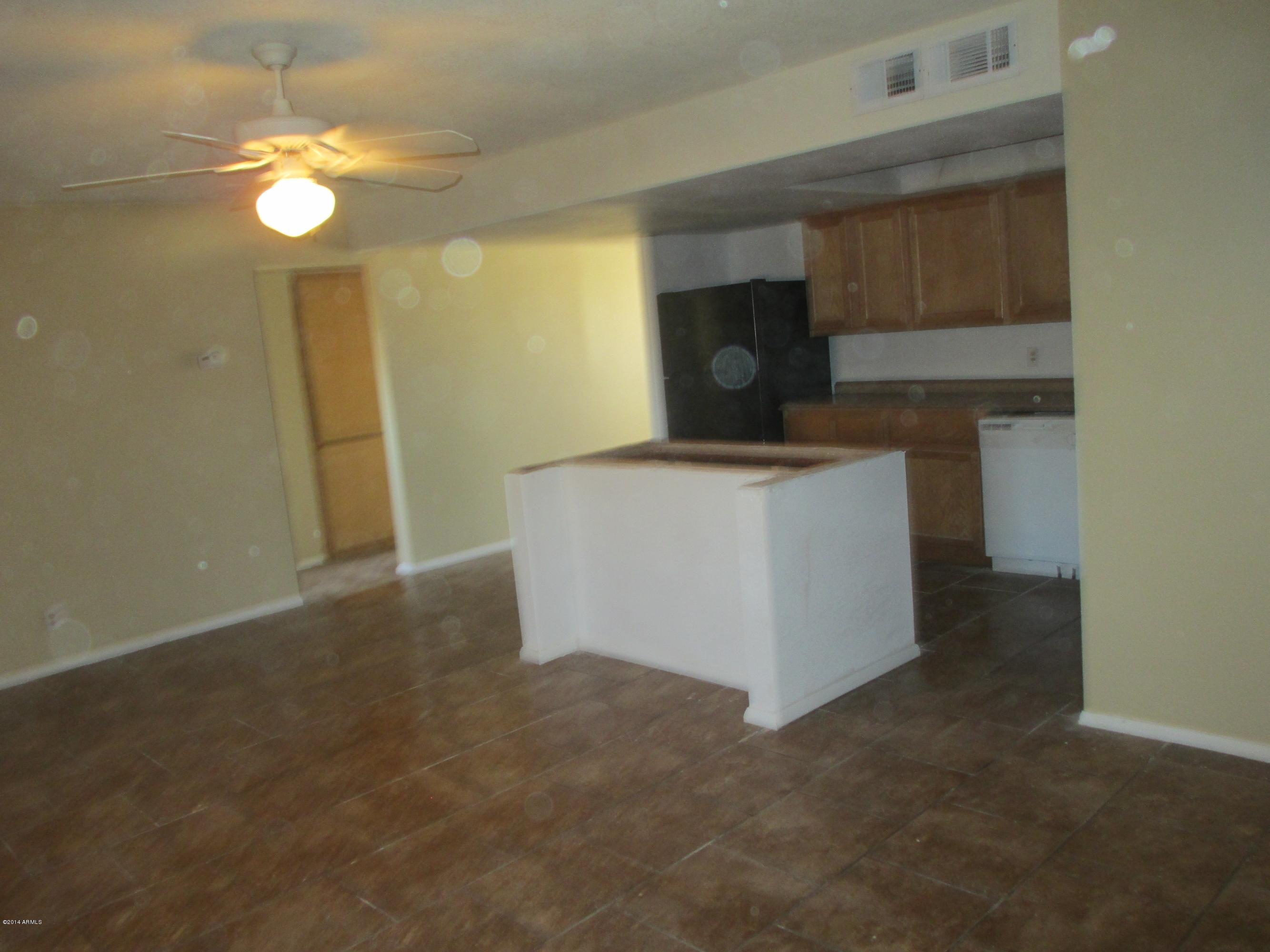 2289 West Pecan Road Phoenix, AZ 85041 - Photo 9 of 25 060514 013