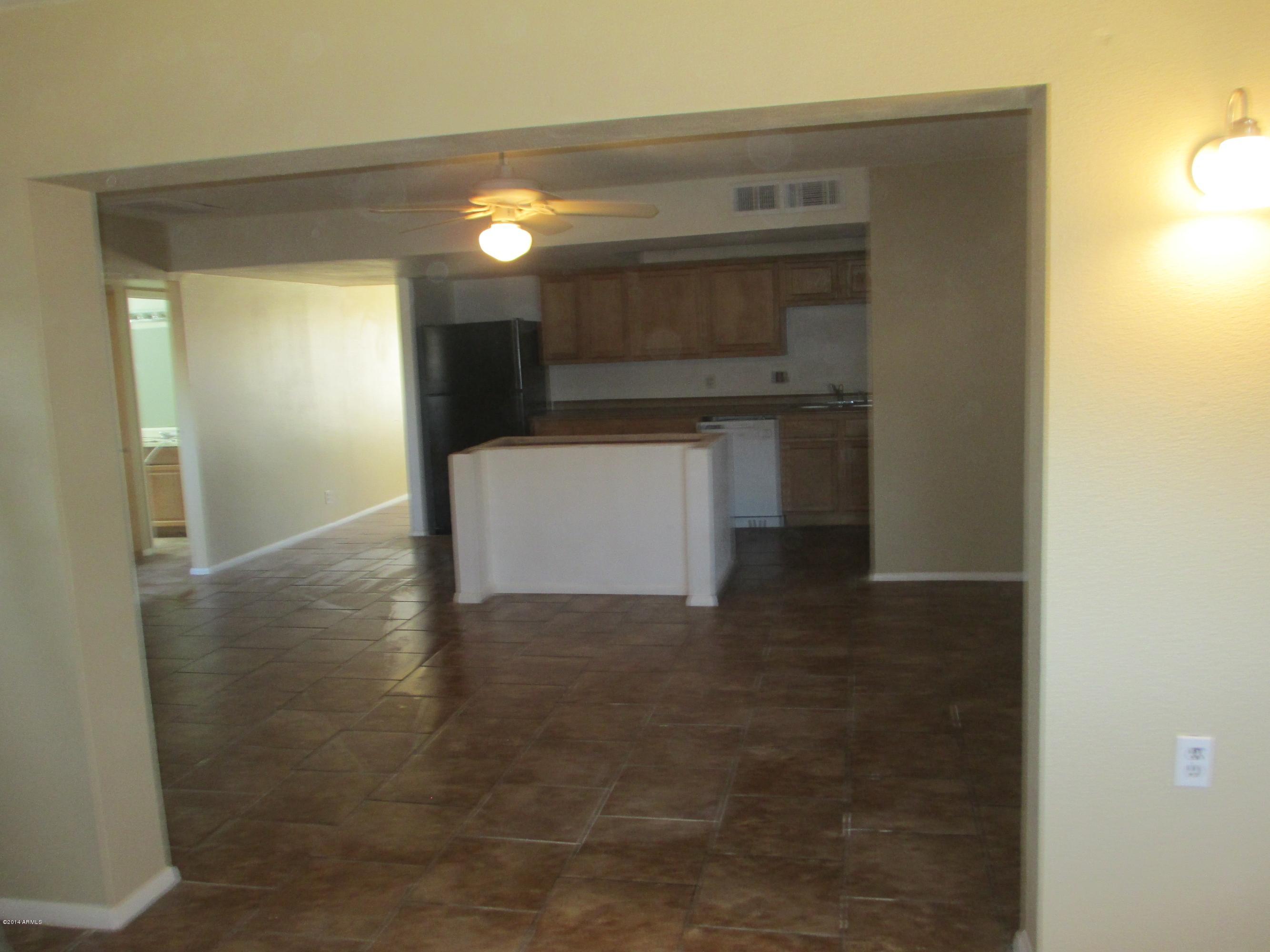 2289 West Pecan Road Phoenix, AZ 85041 - Photo 10 of 25 060514 012