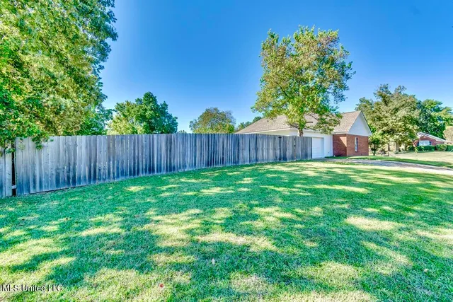 $2,200 | 301 White Oak Drive, Brandon, MS 39047