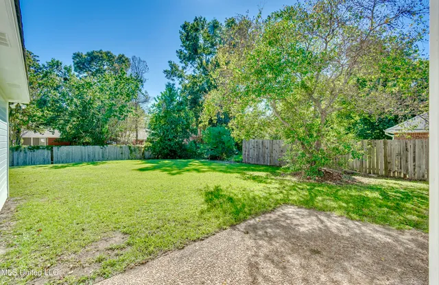 $2,200 | 301 White Oak Drive, Brandon, MS 39047