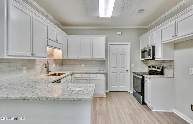 $2,200 | 301 White Oak Drive, Brandon, MS 39047