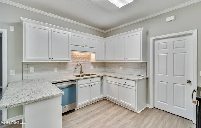 $2,200 | 301 White Oak Drive, Brandon, MS 39047