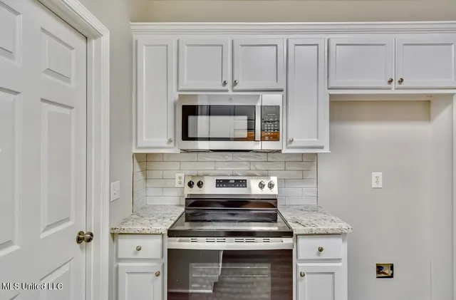 $2,200 | 301 White Oak Drive, Brandon, MS 39047