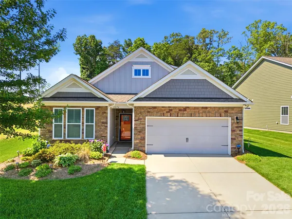 $499,999 | 2274 Seagull Drive, Denver, NC 28037