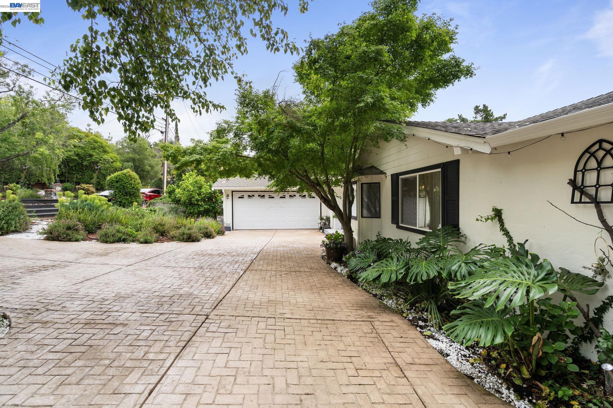 656 La Vista Road Walnut Creek, CA 94598 - Photo 3 of 68