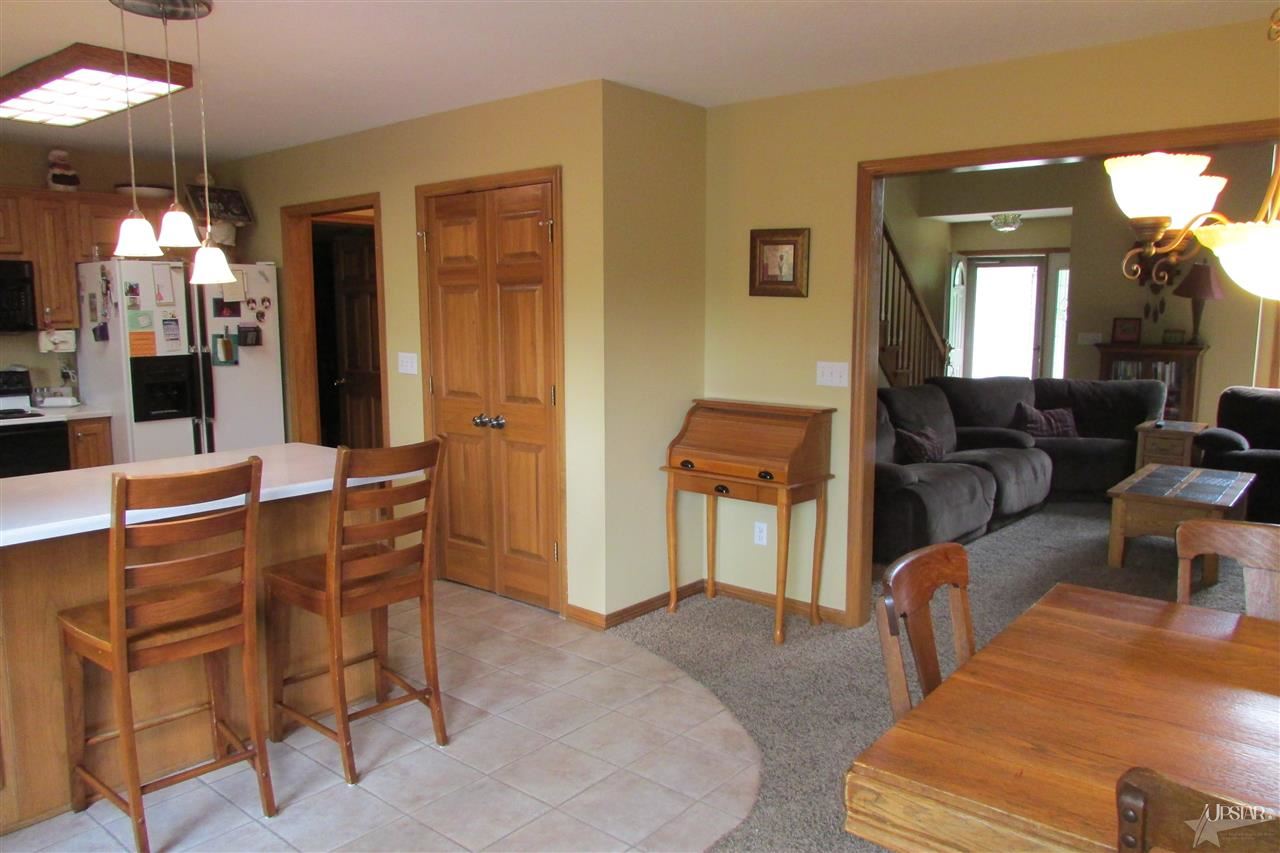 8412 Auburn Road Fort Wayne, IN 46825 - Photo 8 of 30