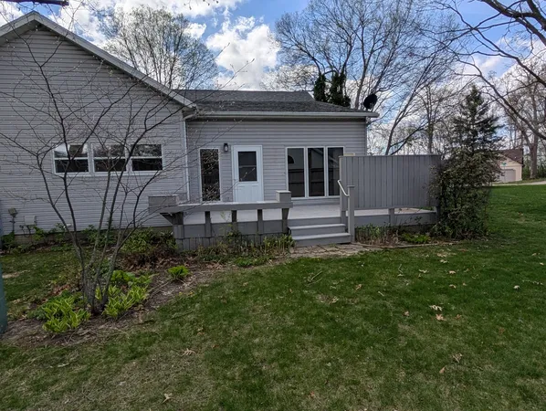 $240,000 | 3447 Daren Drive, Unit 1, Freeport, IL 61032