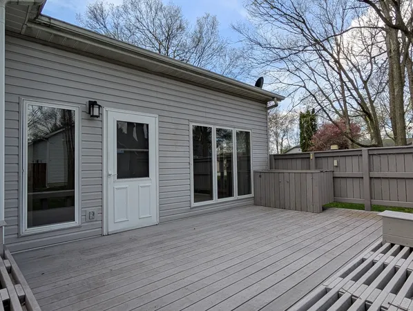 $240,000 | 3447 Daren Drive, Unit 1, Freeport, IL 61032