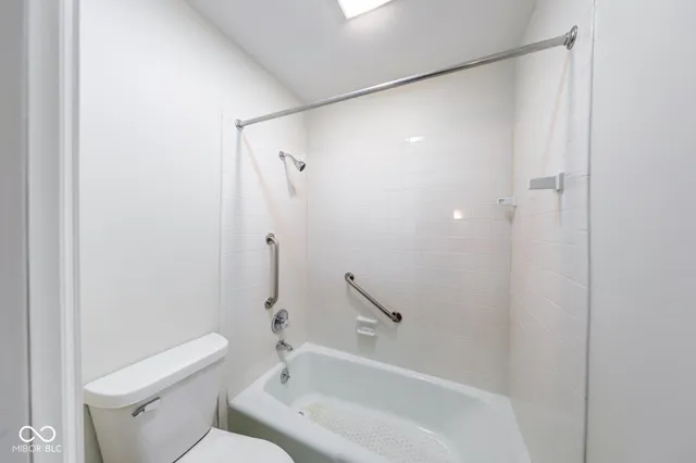 $117,900 | 5525 Roxbury Terrace, Indianapolis, IN 46226