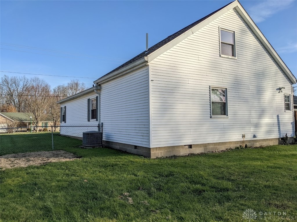 435 Elbron Road Springfield, OH 45505 - Photo 4 of 25