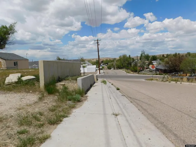 $60,000 | 506 R Street, Rock Springs, WY 82901