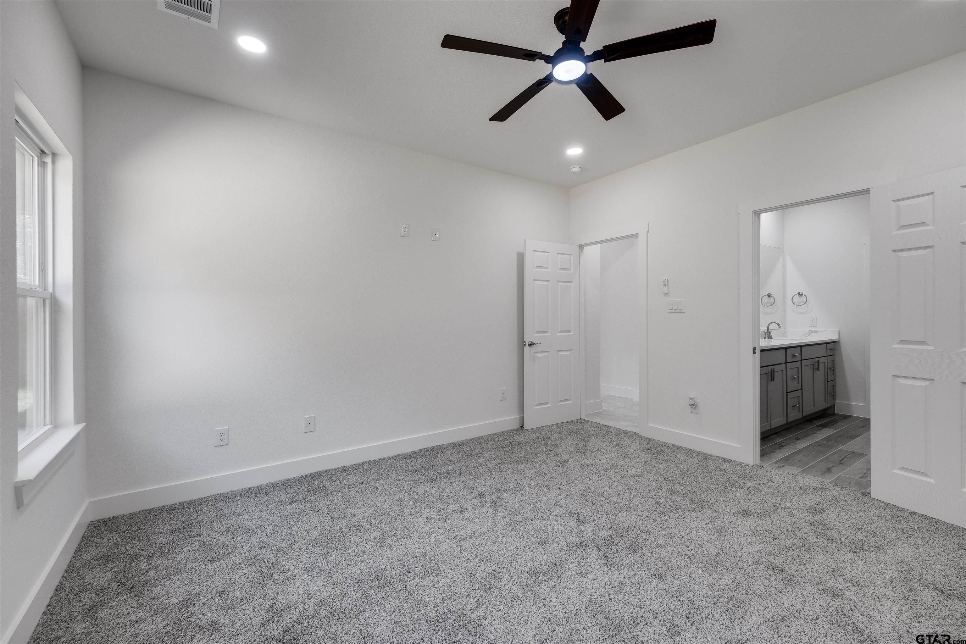 201 Victory Street Palestine, TX 75803 - Photo 17 of 37 a view of an empty room