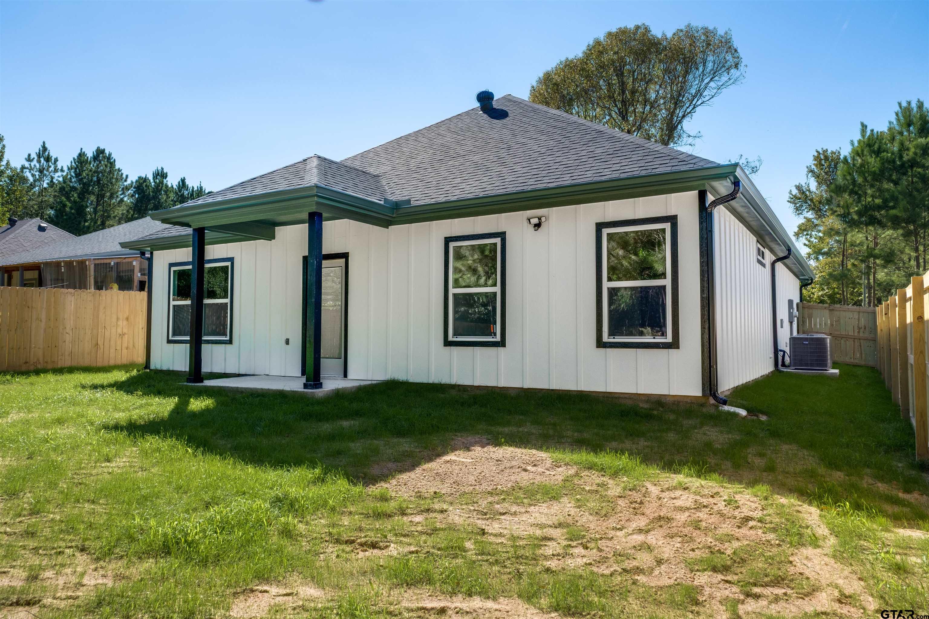 201 Victory Street Palestine, TX 75803 - Photo 33 of 37 a view of a house with garden