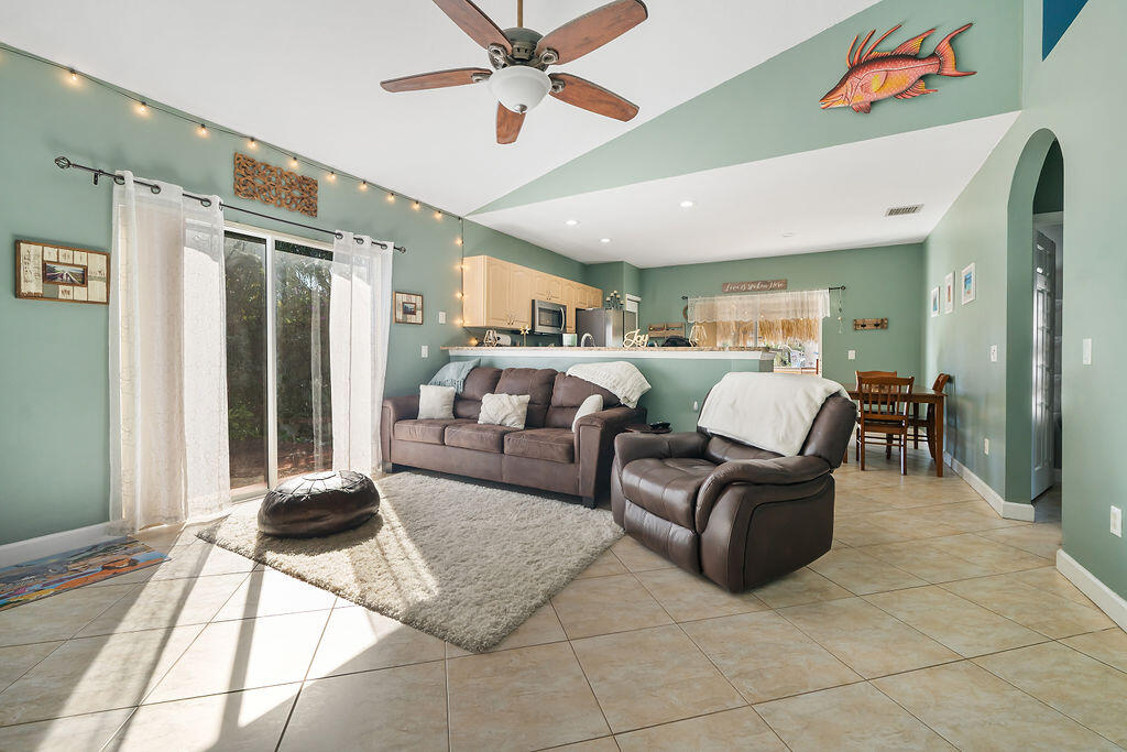 6549 Riparian Road Lake Worth, FL 33462 - Photo 12 of 36 6549RiparianRoad-2