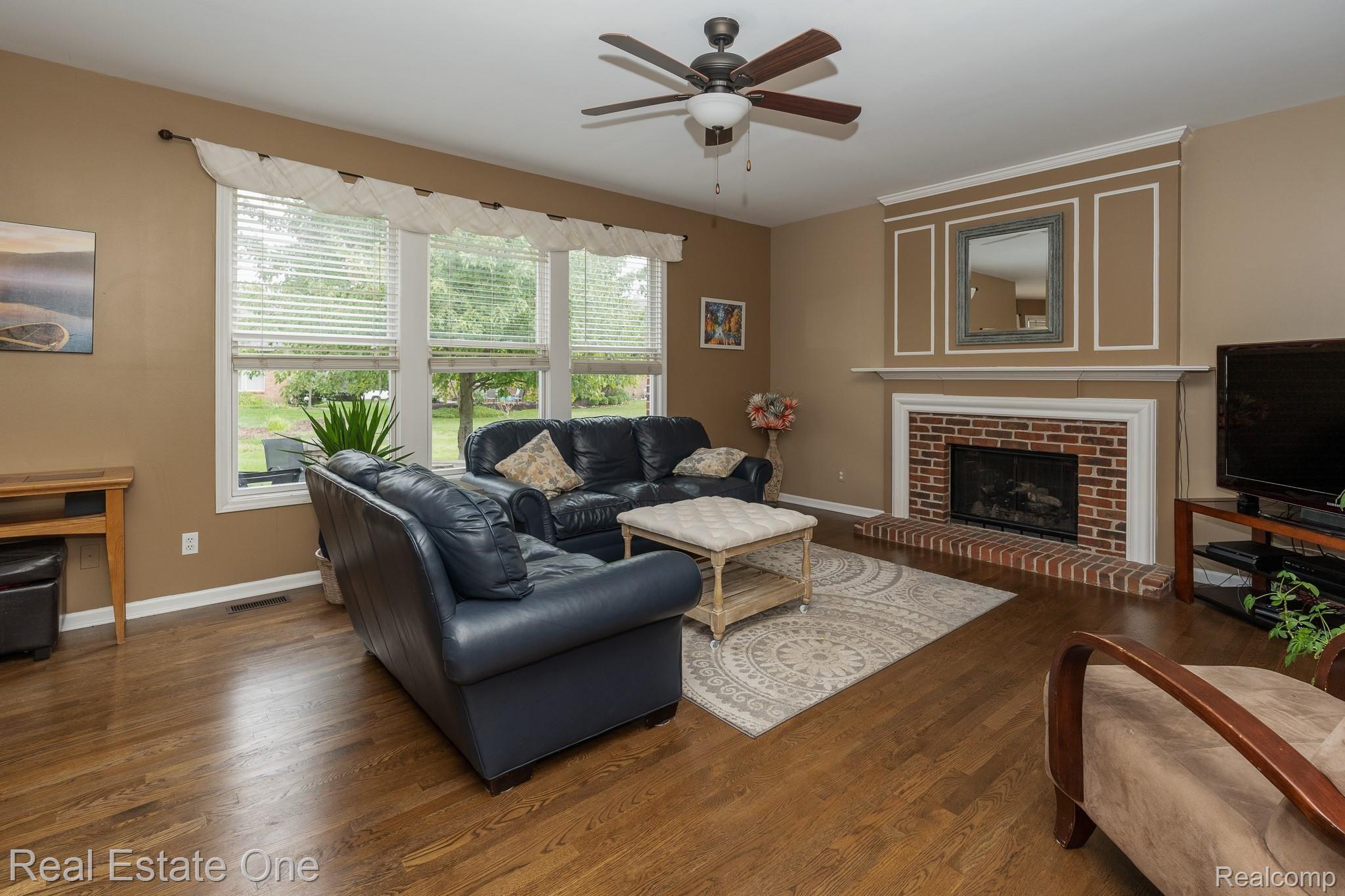 778 Caribou Court Rochester, MI 48307 - Photo 12 of 41 Caribou MLS-W023.jpg