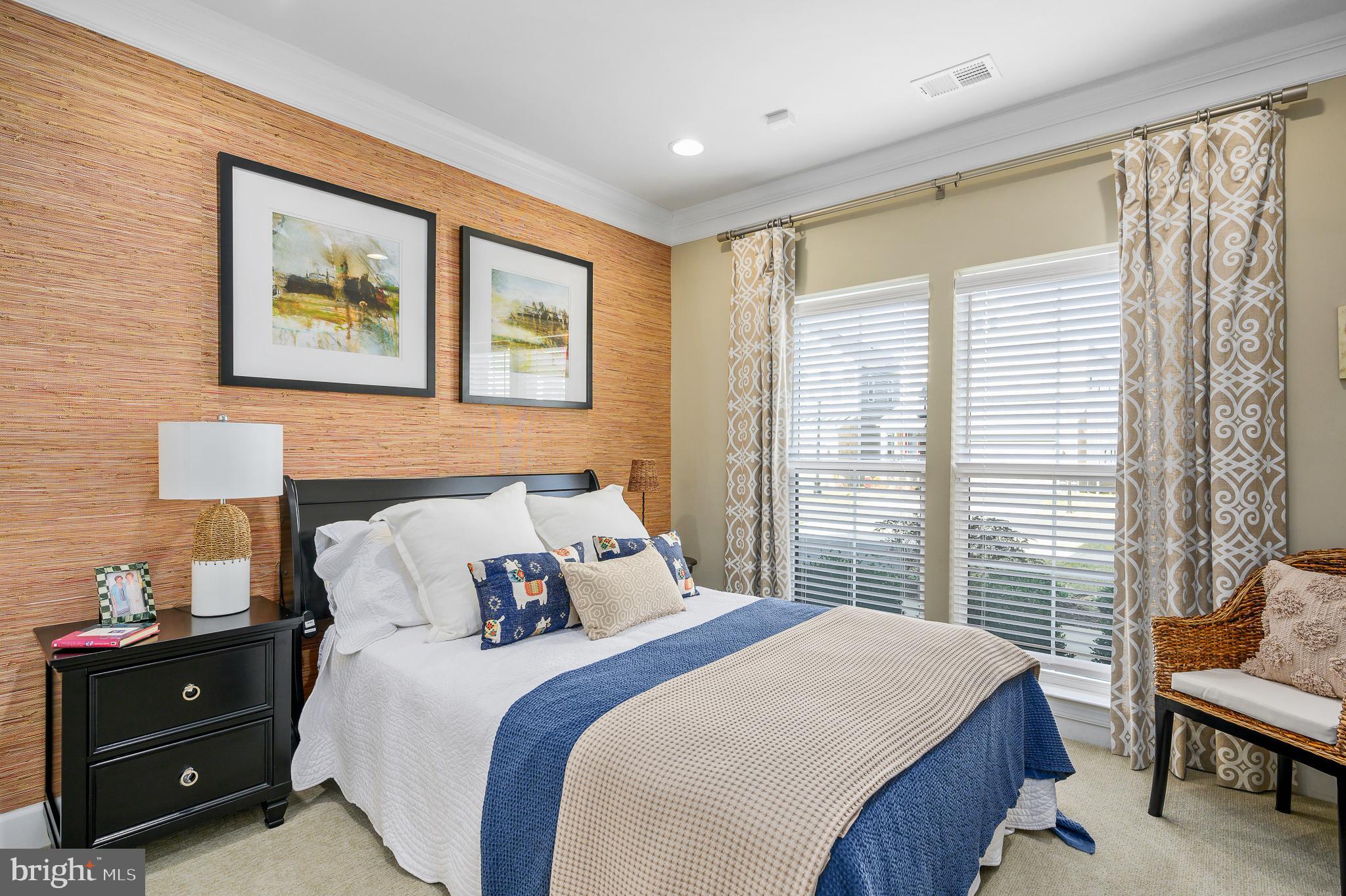 42867 Beaver Crossing Square Ashburn, VA 20148 - Photo 23 of 33 MAIN LEVEL 2nd bedroom