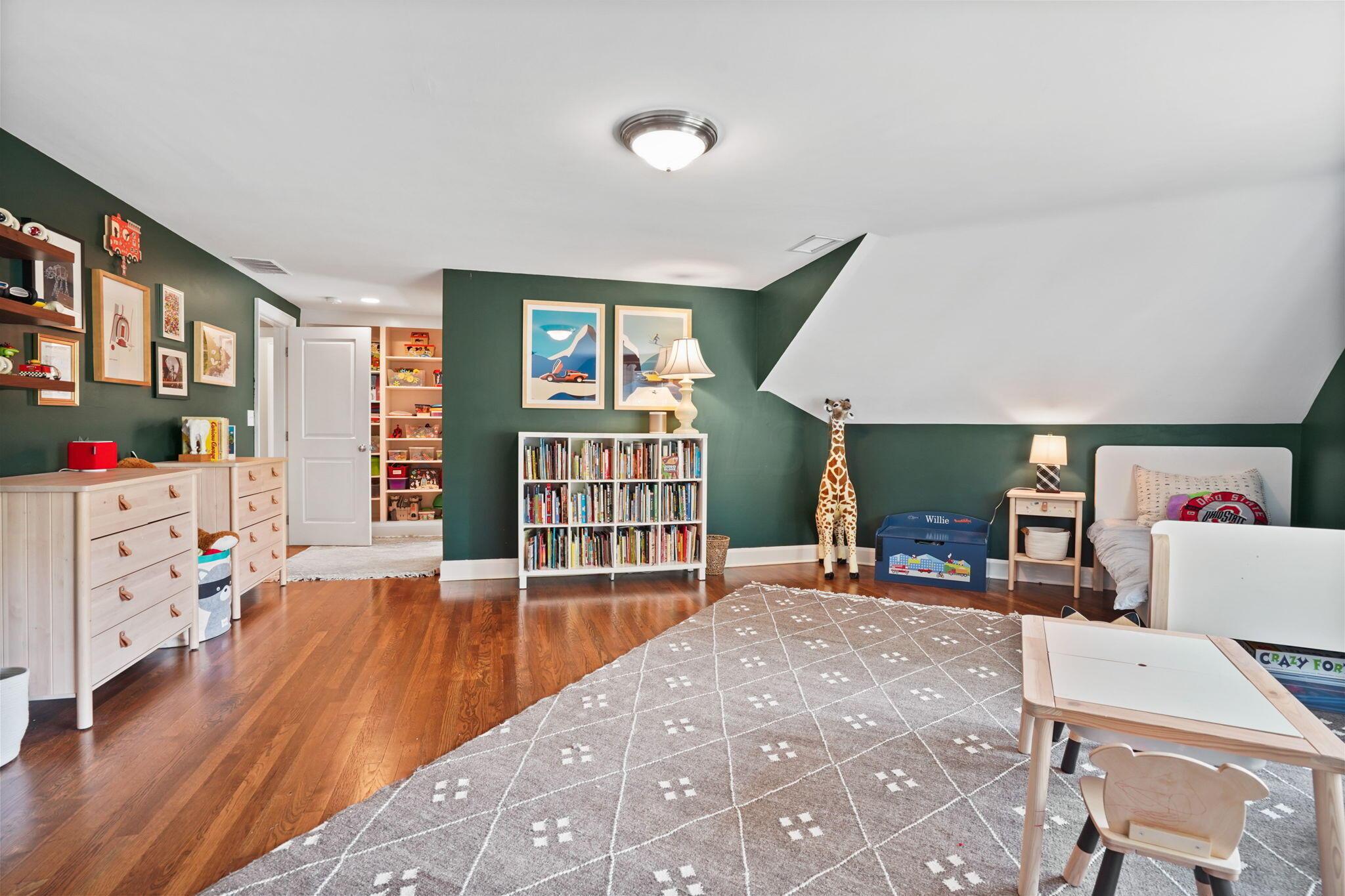 2076 Elgin Road Columbus, OH 43221 - Photo 62 of 82 63-web-or-mls-DSC00448