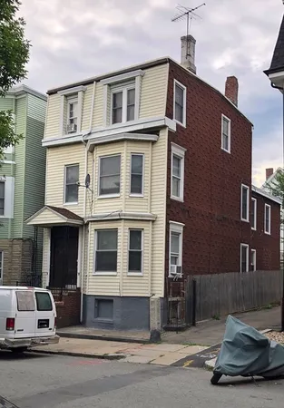 $2,450 | 212 Lexington Street, Unit 2, Boston, MA 02128