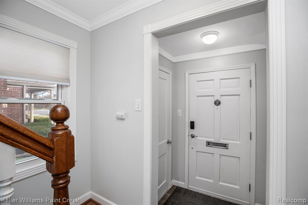 1520 Hampton Road Grosse Pointe Woods, MI 48236 - Photo 7 of 34