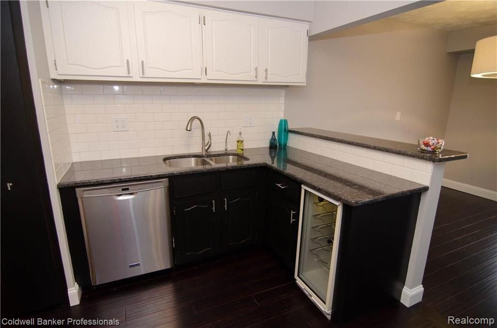 1687 Riverside Drive, Unit 16 Rochester Hills, MI 48309 - Photo 6 of 19