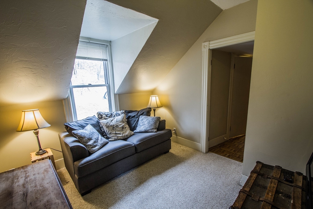 11 Chilmark Street Worcester, MA 01604 - Photo 17 of 20