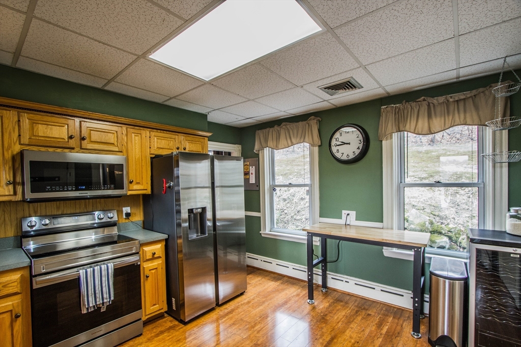 11 Chilmark Street Worcester, MA 01604 - Photo 6 of 20