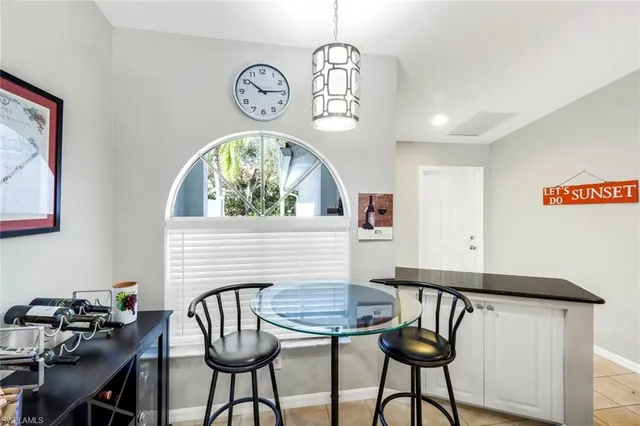 a view of a livingroom with furniture