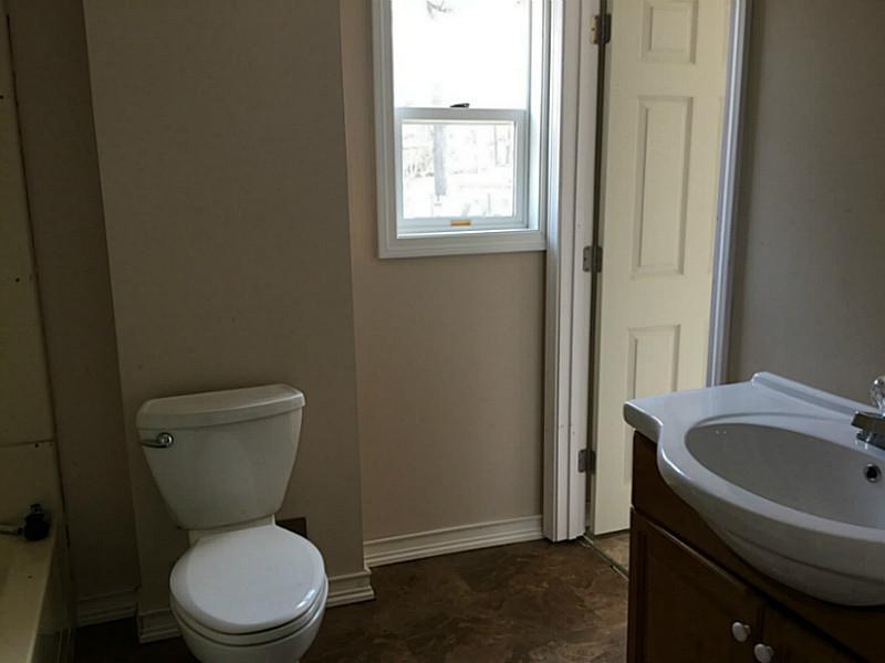 40 Carder Road Warwick, RI 02889 - Photo 9 of 13 Bathroom.