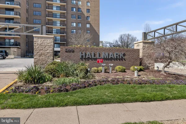 $2,100 | 200 North Pickett Street, Unit 506, Alexandria, VA 22304