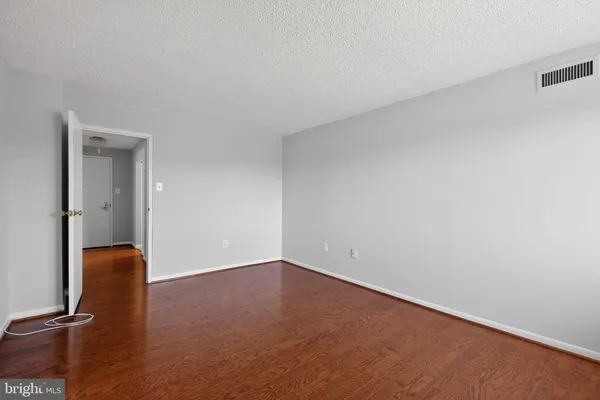 $2,100 | 200 North Pickett Street, Unit 506, Alexandria, VA 22304