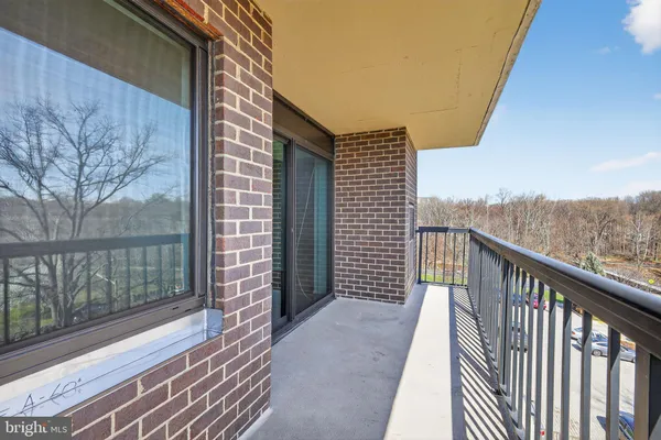 $2,100 | 200 North Pickett Street, Unit 506, Alexandria, VA 22304