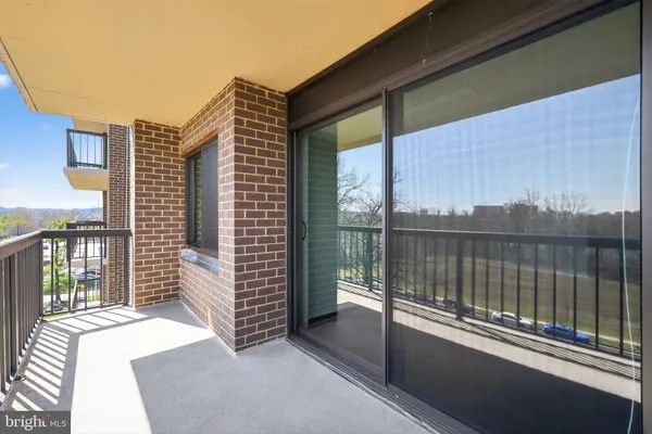 $2,100 | 200 North Pickett Street, Unit 506, Alexandria, VA 22304