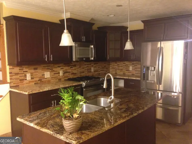 $2,400 | 109 Hickory Road, Fayetteville, GA 30214