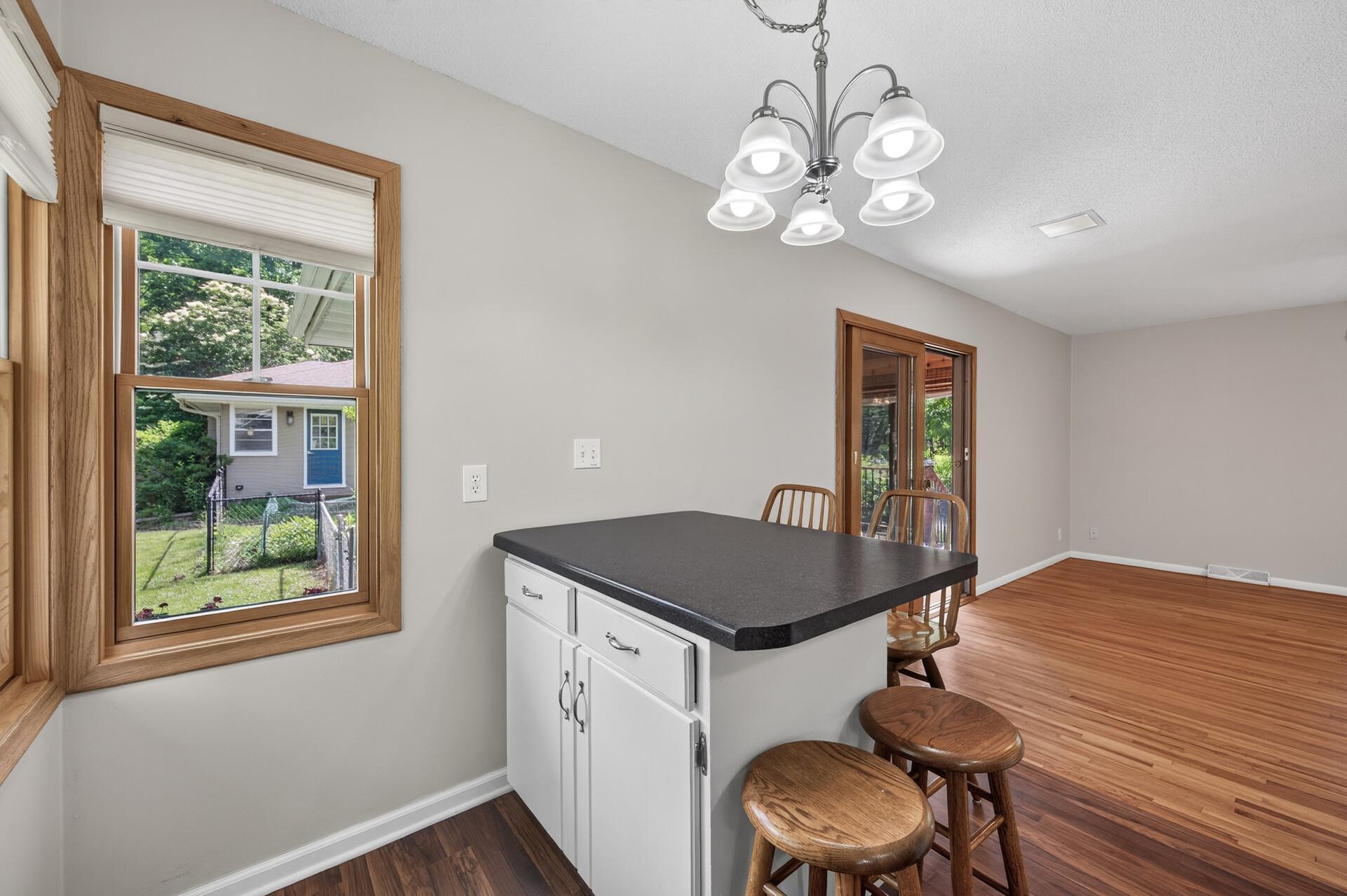 5302 Holiday Road Minnetonka, MN 55345 - Photo 8 of 30