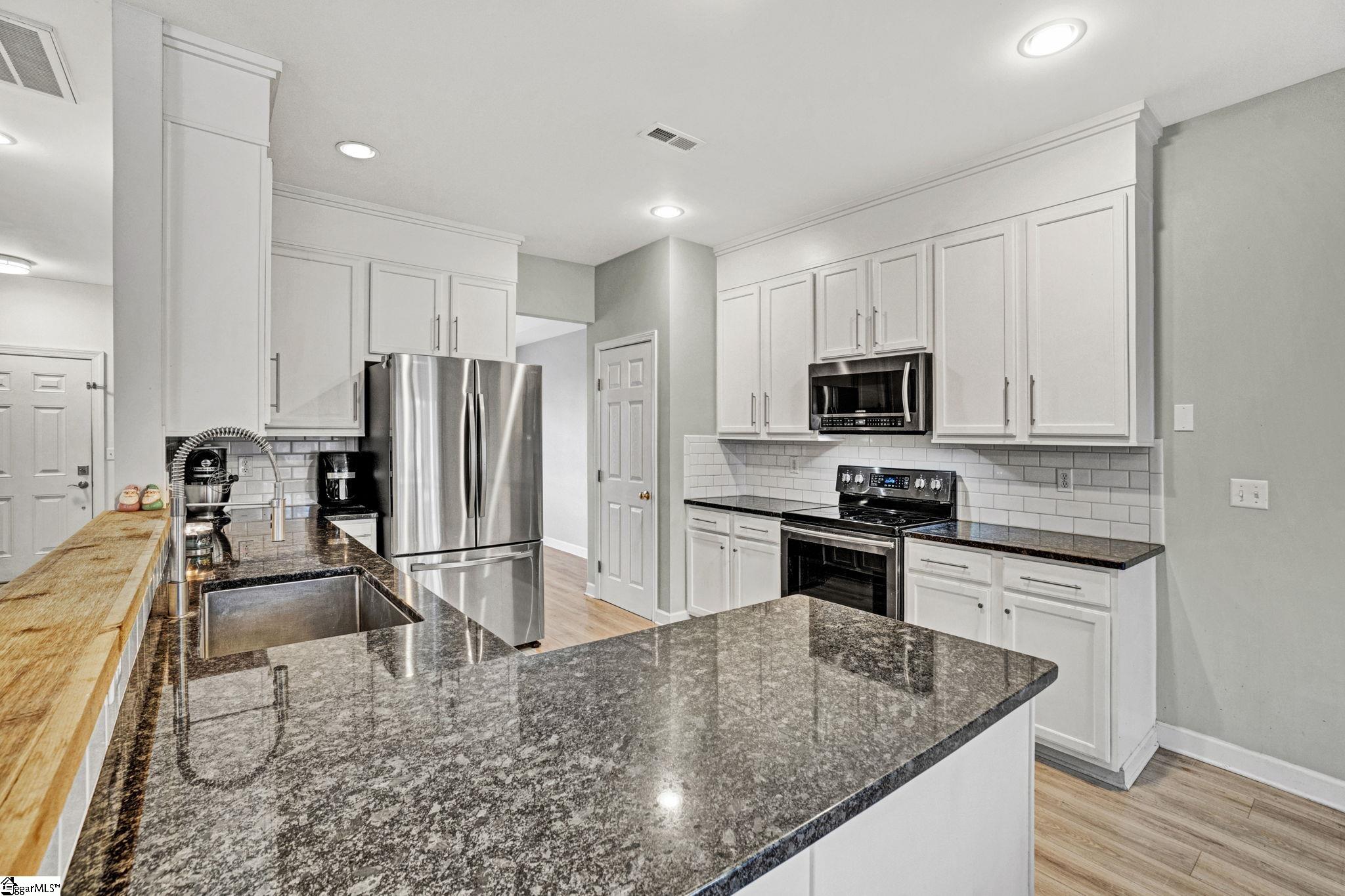 124 Garfield Lane Simpsonville, SC 29681 - Photo 10 of 42