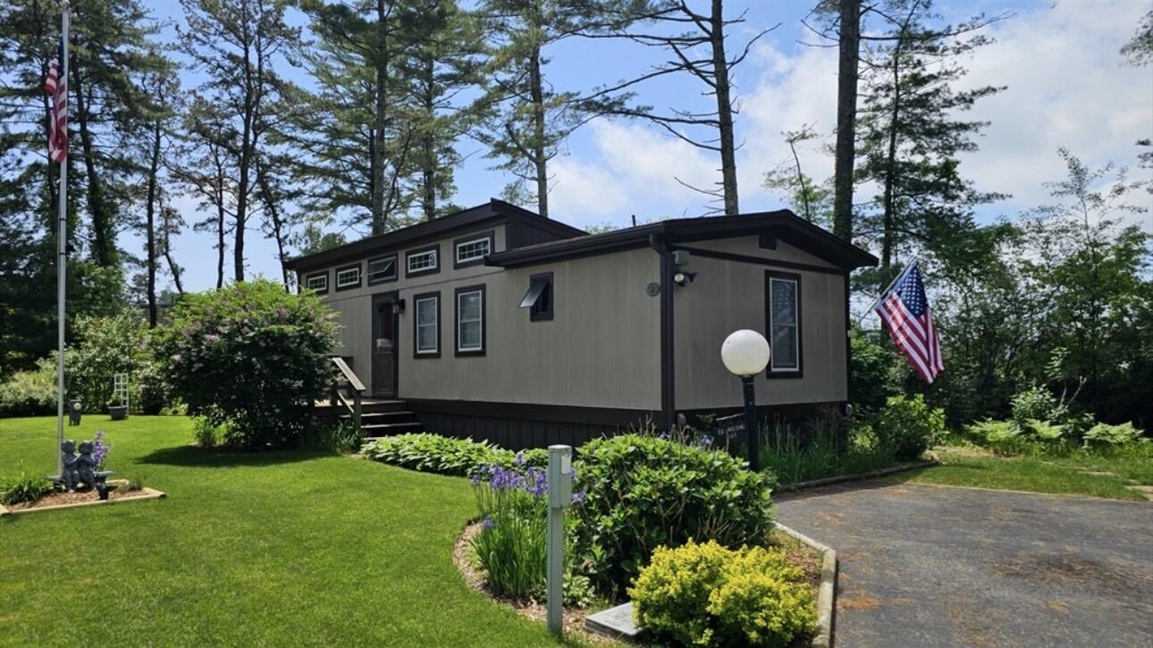 189 Pine View Terrace West Wareham, MA 02571 - Photo 1 of 22 IMG_5307