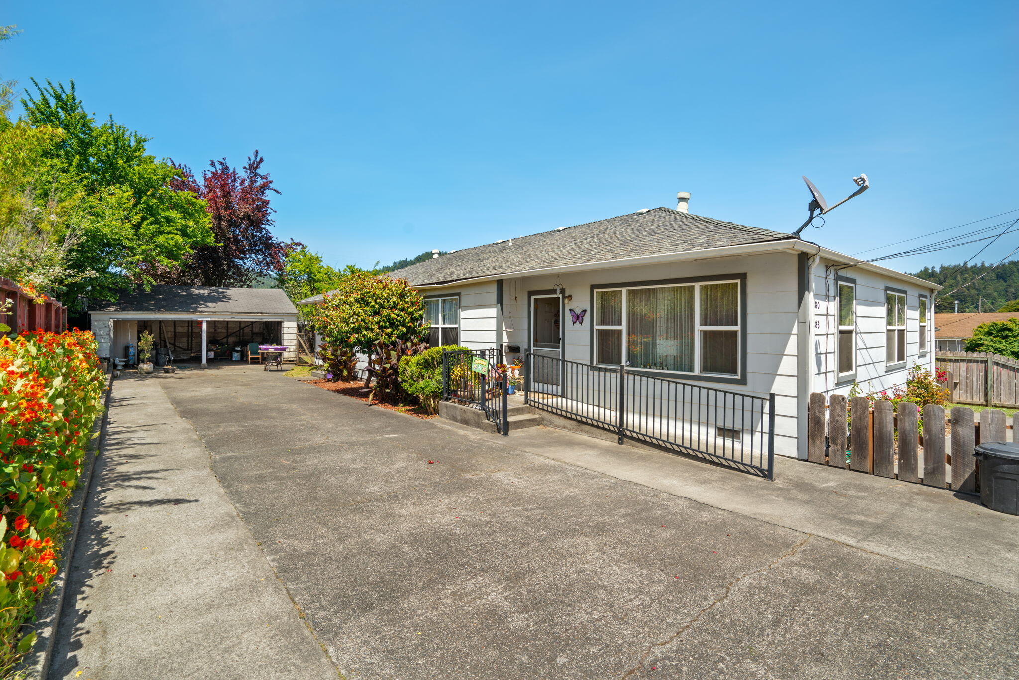 180 Birch Street Rio Dell, CA 95562 - Photo 1 of 28