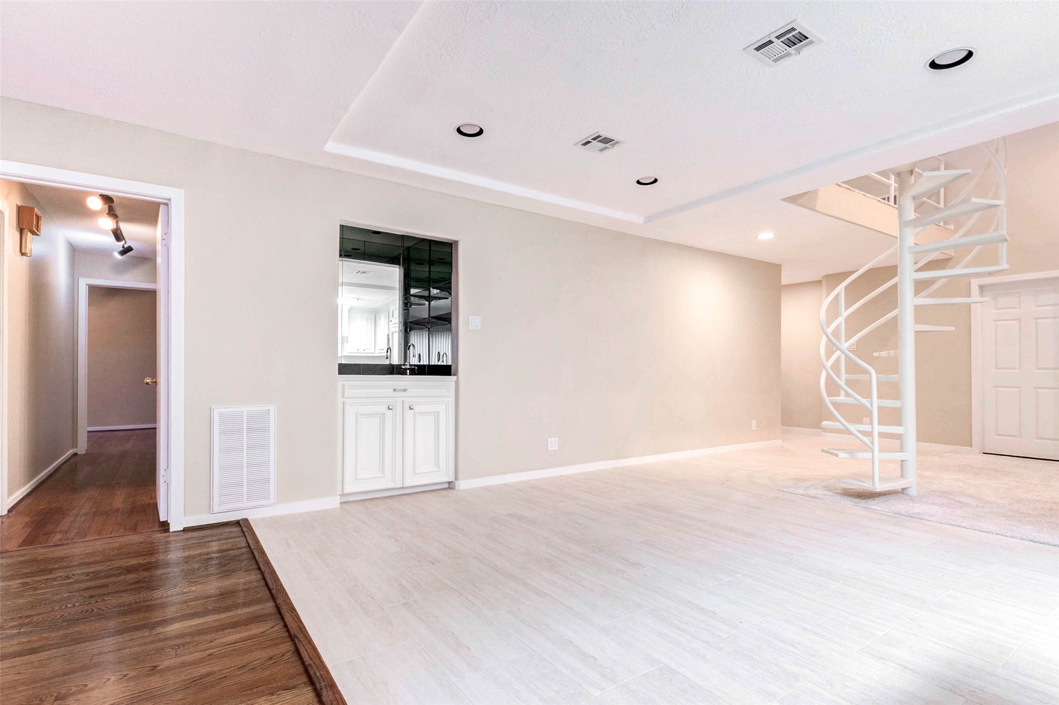 9650 Val Verde Street Houston, TX 77063 - Photo 19 of 50