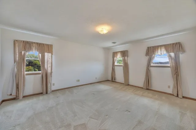 $625,000 | 1163 East Mud Pike Road, Osgood, IN 47037