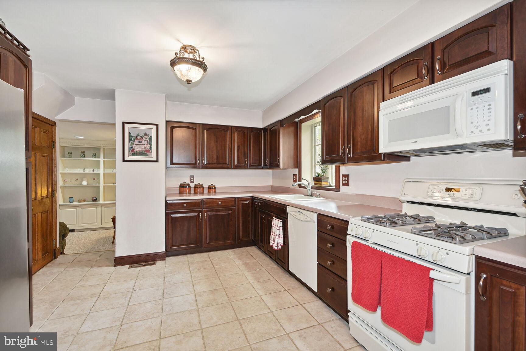 210 Crest Road Marlton, NJ 08053 - Photo 13 of 47 Kitchen