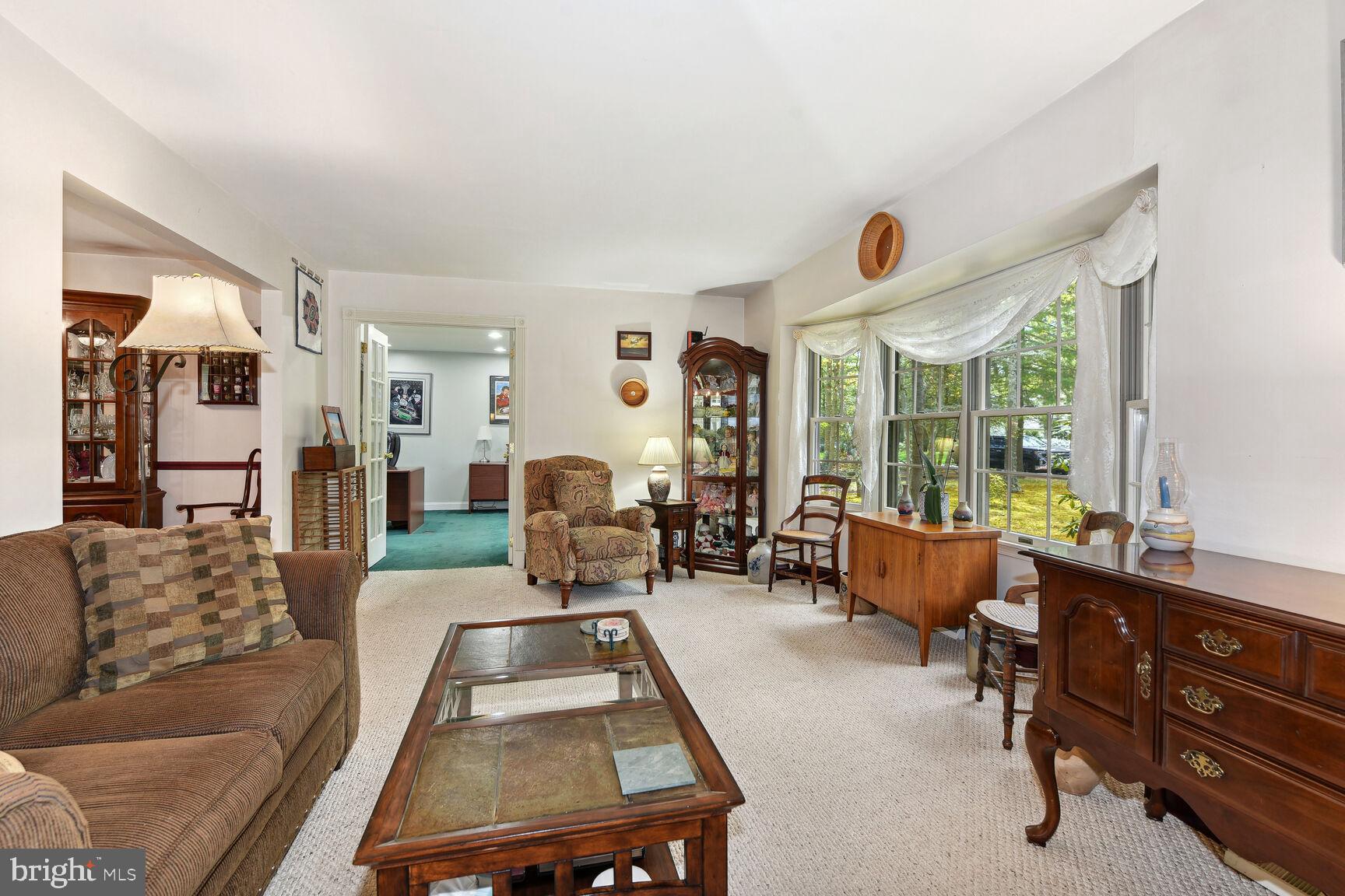 210 Crest Road Marlton, NJ 08053 - Photo 6 of 47 Living Room