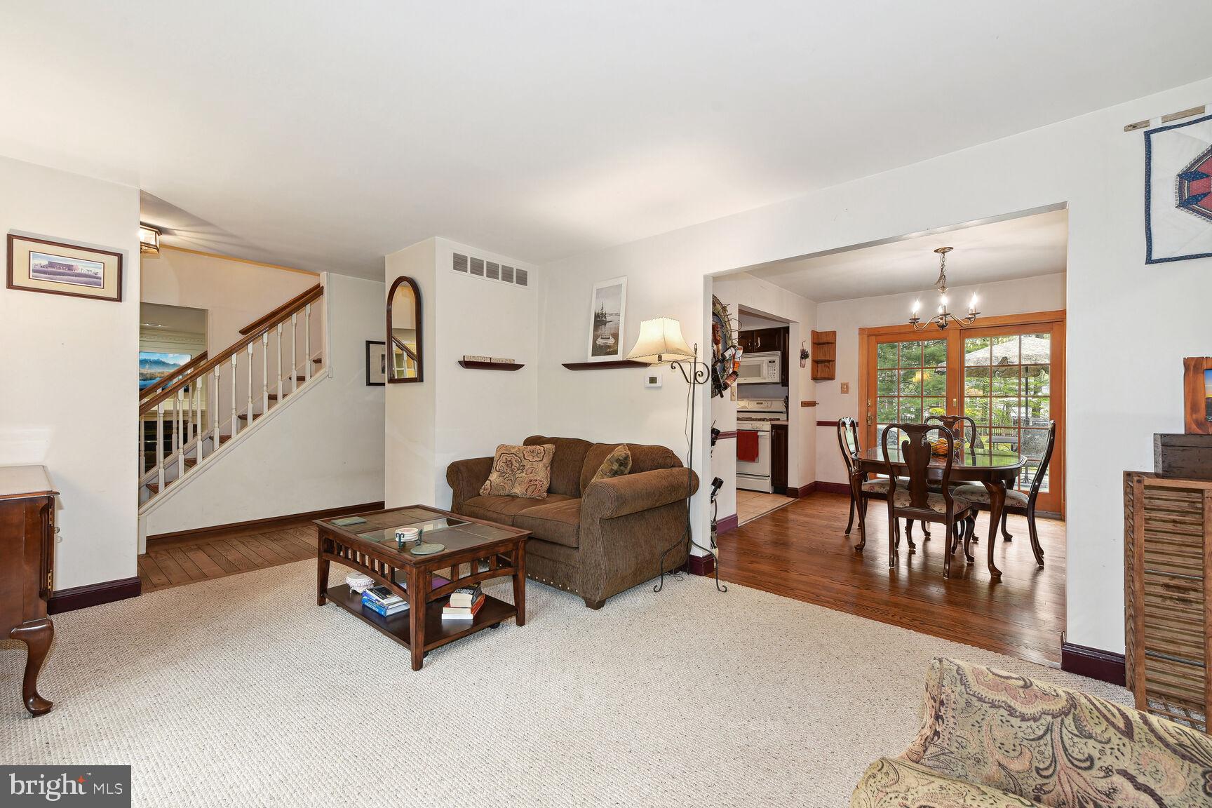 210 Crest Road Marlton, NJ 08053 - Photo 9 of 47 Living Room