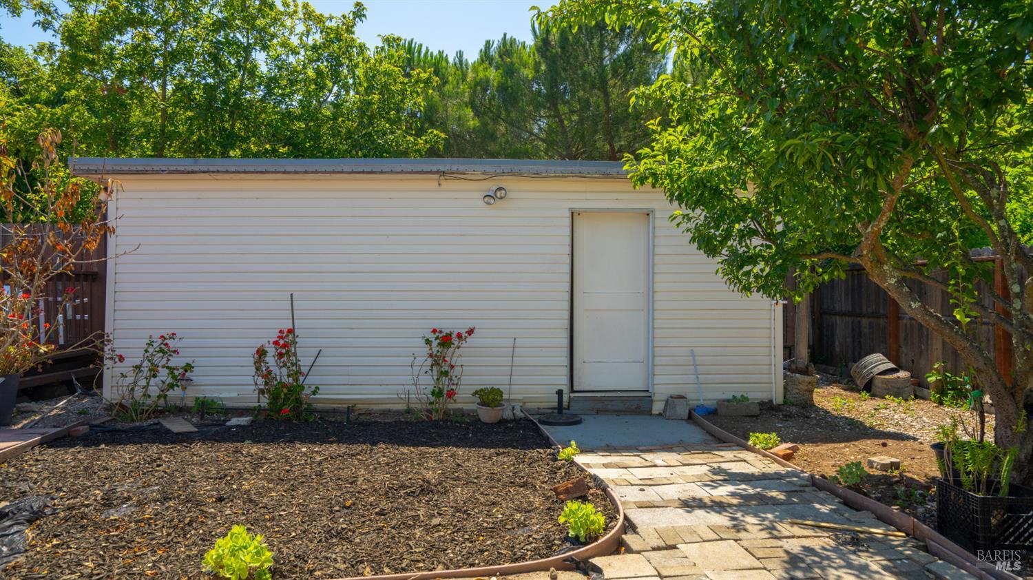 79 Billou Street San Rafael, CA 94901 - Photo 35 of 47 Storage shed - garden supplies, workout space or possible office.