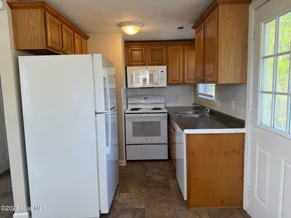 $1,275 | 937 Parkertown Road, Hubert, NC 28539